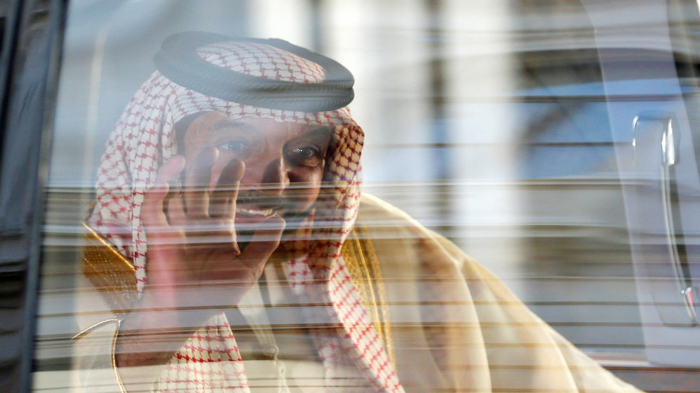 صورة أرشيفية للرئيس الإماراتي الراحل الشيخ خليفة بن زايد آل نهيان. (رويترز)