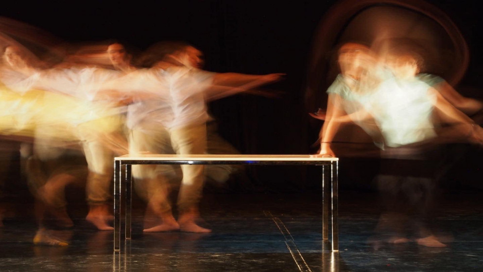 لقطات لعرض "مواسم" من تصميم شيرين تلهوني بالتعاون مع فرقة مسك ضمن فعاليات مهرجان عمان للرقص المعاصر 2022. (المركز الوطني للثقافة والفنون)