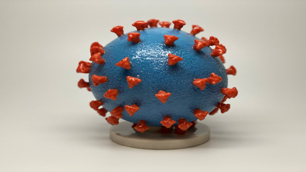 مجسم ثلاثي الأبعاد لفيروس كورونا. (رويترز)