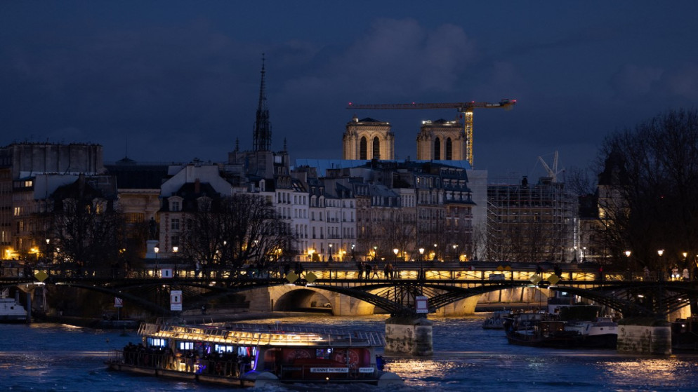 مدينة باريس ويظهر منظر لنهر السين وكاتدرائية نوتردام (في الخلفية). 20 يناير 2023 .( جويل ساجيت)
