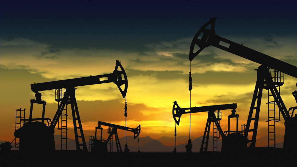 صورة تعبيرية لرافعات تنقيب عن النفط. (shutterstock)