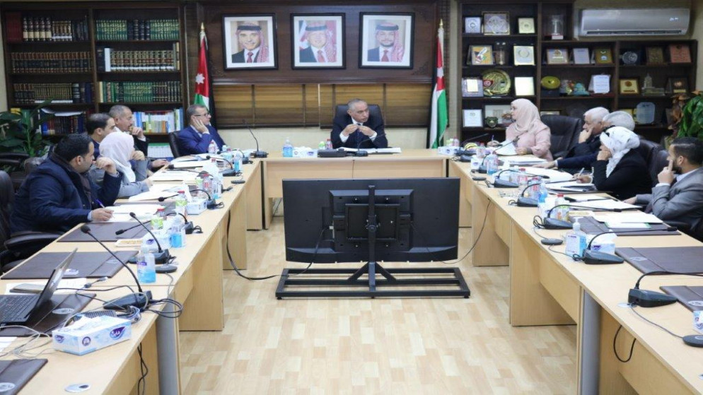 جانب من اجتماع اللجنة الوطنية لمنع الاتجار بالبشر. (وزارة العدل)