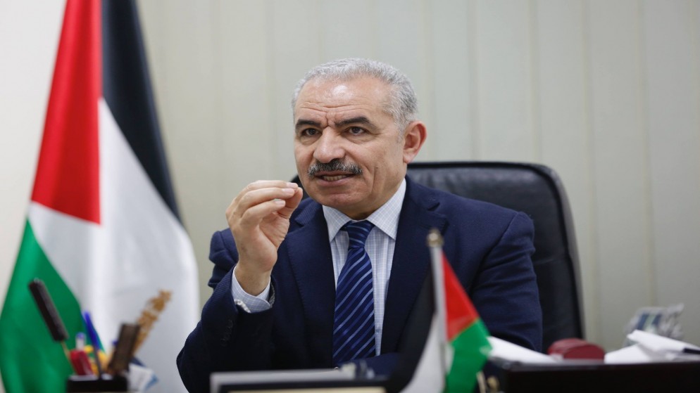 رئيس الوزراء الفلسطيني محمد اشتية خلال اجتماع للحكومة في رام الله. 20/11/2023. (وفا)