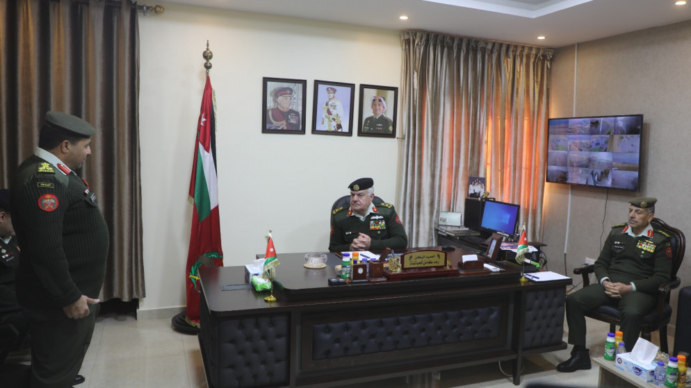 رئيس هيئة الأركان المشتركة: القوات المسلحة ماضية بتحديث وتطوير المنظومة التدريبية.(بترا)