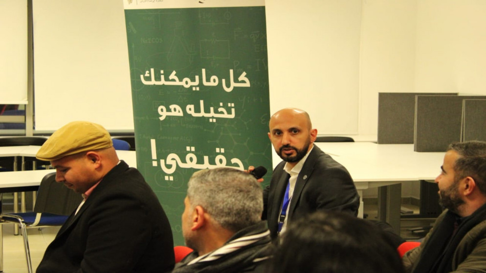 جانب من الجلسات التحضيرية للجنة الحكام ضمن مبادرة "علماء الغد" تعقد أولى