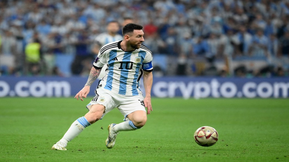 المهاجم الأرجنتيني ليونيل ميسي خلال المباراة النهائية لكأس العالم لكرة القدم بين الأرجنتين وفرنسا على ملعب لوسيل شمالي الدوحة. 18/12/2022. (فرانك فيف / أ ف ب)