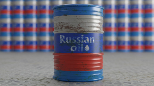  نائب رئيس الوزراء الروسي: روسيا لن تصدر النفط الخاضع لسقف الأسعار الغربي 