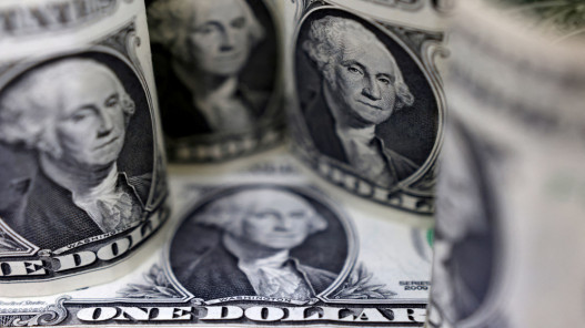  الدولار يلتقط الأنفاس مع تحول الأنظار إلى اجتماع الاحتياطي الاتحادي 