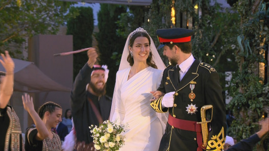  الملك والملكة يقيمان حفل استقبال بمناسبة زفاف ولي العهد 