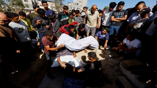  وزارة الصحة في غزة: استلام 15 جثمانا جديدا لشهداء أفرج عنهم الاحتلال 