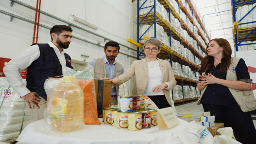  وزيرة الخارجية البريطانية: علينا إيصال المساعدات إلى غزّة بدون تأخير 