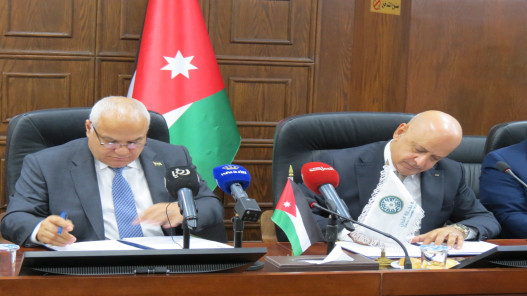  مذكرة تفاهم بين "العمل" و"تجارة الأردن" لتوفير عمالة غير أردنية للقطاع التجاري 