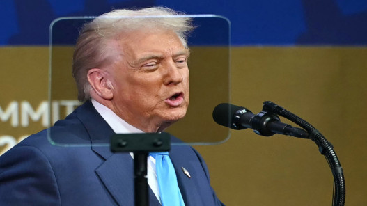  ترامب يطالب جميع مراقبي الحركة الجوية الأميركيين بالعودة للعمل 