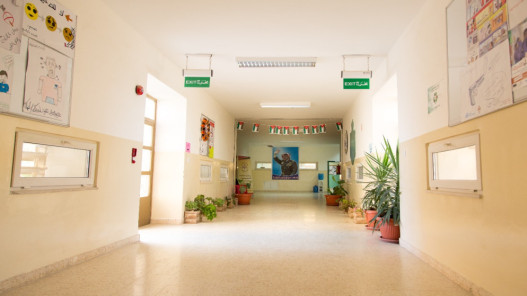  التربية: الأبنية المدرسية الجديدة توفر بيئة تعليمية متطورة وملاعب ومسارح 