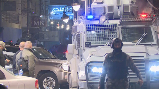  مراسل المملكة: إصابة شخصين في مداهمة أمنية بمدينة الرمثا 