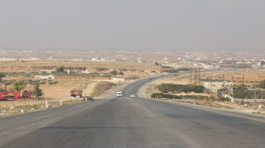  وزير الأشغال يوجه بإعادة تخطيط طريق الرمثا-جابر وتعزيز عناصر السلامة المرورية 