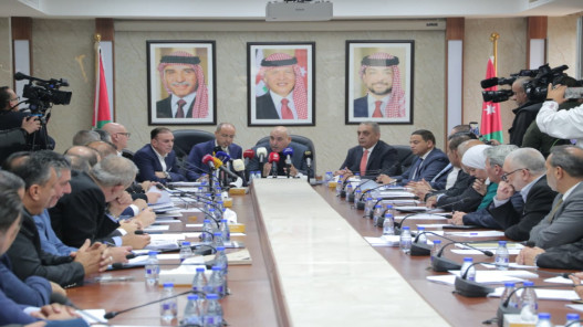  السليحات يدعو الفريق الاقتصادي لطرح رؤية شمولية للمرحلة الثانية من التحديث الاقتصادي 