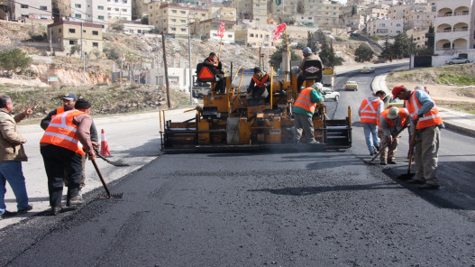  أمانة عمّان تنفذ أعمال تعبيد لـ2,825,000 مليون متر مربع من الشوارع  