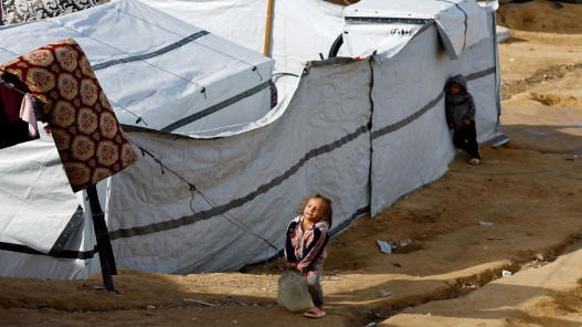  البرد القارس يودي بحياة رضيعة في خان يونس جنوب قطاع غزة 