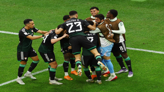  الإمارات تتأهل إلى نصف نهائي كأس العرب بعد فوزها على الجزائر 