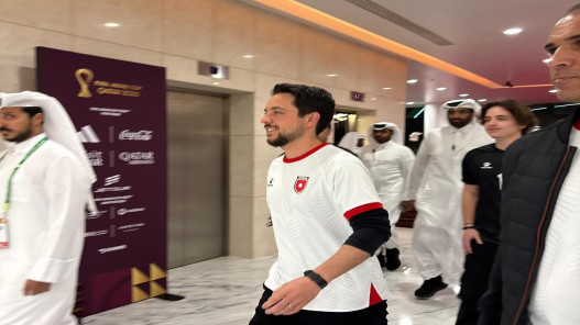  ولي العهد يحضر مباراة الأردن والسعودية من ستاد البيت 