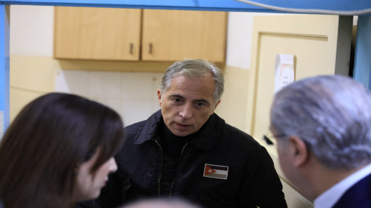  رئيس الوزراء يتفقد عدداً من المواقع في عين الباشا والبقعة وصافوط وأم الدنانير 