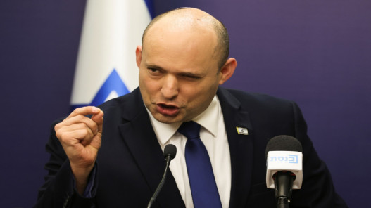  نفتالي بينيت يتعرض لهجوم سيبراني بعد نشر محتويات من هاتفه 