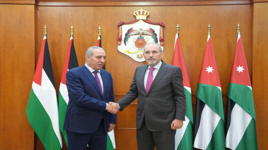  الصفدي والشيخ: مستقبل غزة يجب أن يستند على وحدته وارتباطه بالضفة الغربية 