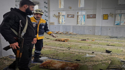  مقتل 6 أشخاص وإصابة 21 جراء انفجار في مسجد بحي وادي الذهب بحمص 