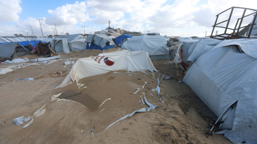  بلدية غزة: غرق آلاف الخيام وعشرات المناطق المنكوبة وسط انهيار الخدمات 