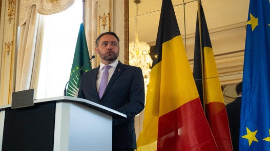  بلجيكا تدعو إسرائيل إلى إزالة جميع القيود أمام إيصال المساعدات إلى غزة 