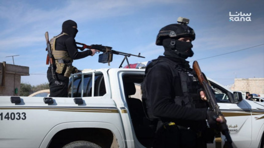  سانا: "قسد" تستهدف نقاطا لقوى الأمن في ريف دير الزور 
