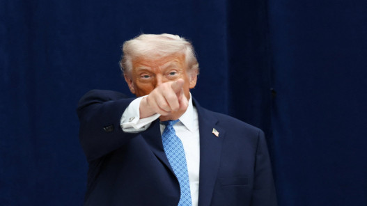  رويترز: ترامب يتلقى إفادة الثلاثاء بشأن خيارات التعامل مع احتجاجات إيران 