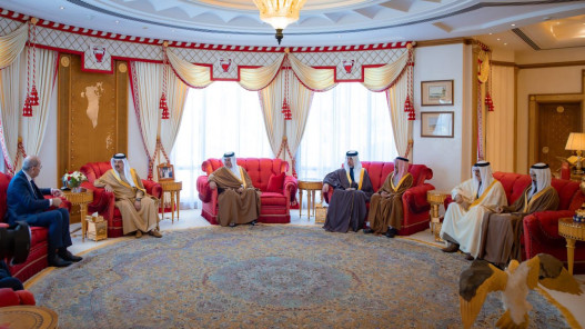  ملك البحرين يستقبل الصفدي وينقل تحيات جلالة الملك وولي العهد 