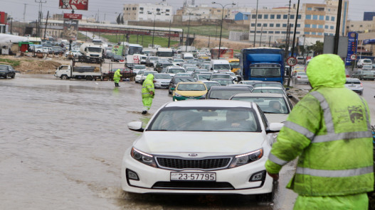  المركز الوطني للأمن وإدارة الأزمات يحذر من مخاطر المنخفض الجوي 