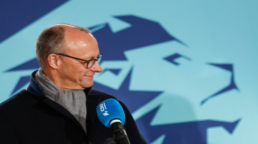  ميرتس: نشهد الأيام والأسابيع الأخيرة للنظام الإيراني 