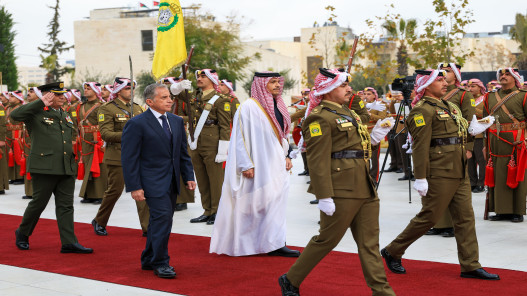  حسان يستقبل رئيس الوزراء وزير الخارجية القطري الشيخ محمد آل ثاني 