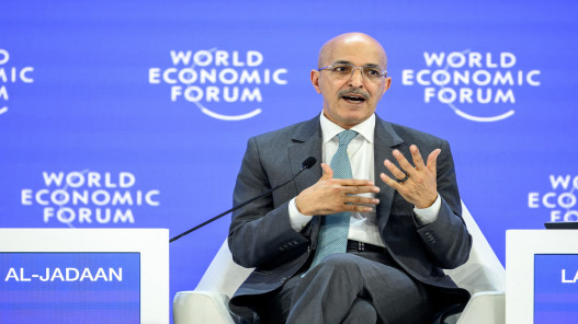  وزير المال السعودي يقلل من تأثير فنزويلا في سوق النفط 