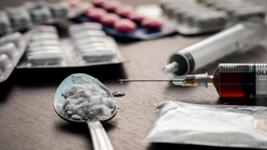  خبيران: سلوكيات متعاطي المخدرات تتغير ويمكن للأهل اكتشافها 