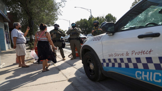  ترامب يخفض تمويل كاميرات الجسم الخاصة بوكالة إنفاذ قوانين الهجرة 