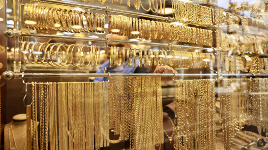  "الحلي والمجوهرات": إرباك عالمي في سوق الذهب وتسعيرة النقابة الأقرب للحقيقة 