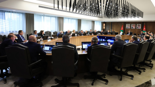  مجلس الوزراء يقرر إحالات على التقاعد وتعيينات جديدة 