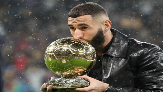  نادي الهلال السعودي يعلن ضم كريم بنزيمة 