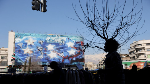  وسائل إعلام: حريق ضخم في مركز تجاري بطهران  