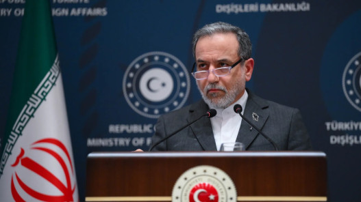  أكسيوس: طهران تطالب بتغيير مكان وشكل المفاوضات النووية مع واشنطن 