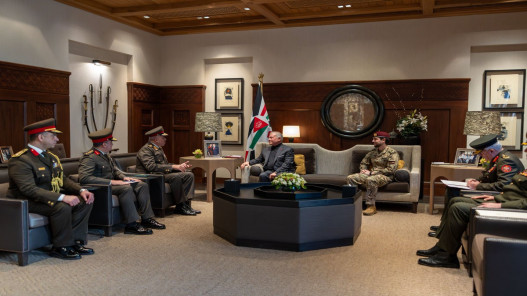  الملك يستقبل رئيس أركان حرب القوات المسلحة المصرية 