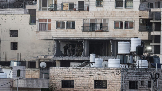  الاحتلال الإسرائيلي يعتقل أكثر من 20 فلسطينيا من الضفة بينهم طفلان وسيدتان 