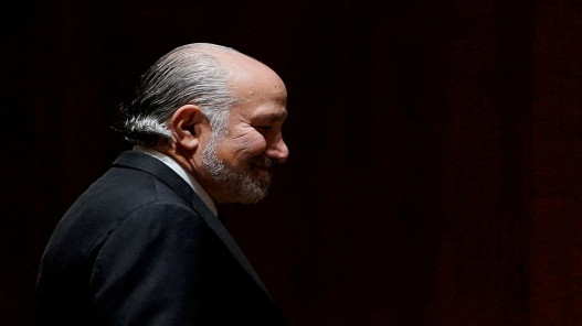  وسط دعوات لإقالته.. وزير التجارة الأميركي ينفي وجود أي علاقة مع إبستين 