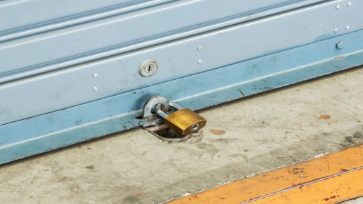  ضبط وإتلاف ربع طن من المواد الغذائية الفاسدة في لواء غرب إربد 