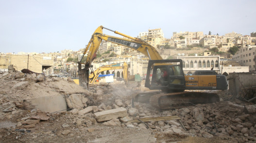  أمانة عمّان تنفذ أعمال هدم في شارع الطلياني ضمن مشروع تطوير أحياء العاصمة 